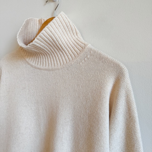OAK + FORT • Wool-Blend Oversized Turtleneck Sweater in Fog - Picture 4 of 9